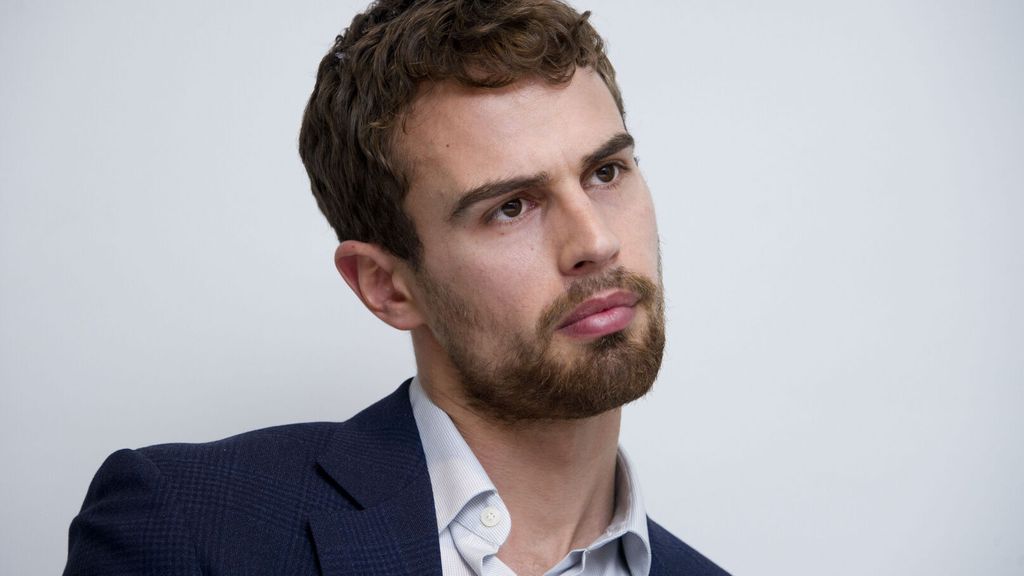 TheoJames_Daily's tweet photo. Theo James for Closer Magazine #theojames https://t.co/lWWEU4W75c