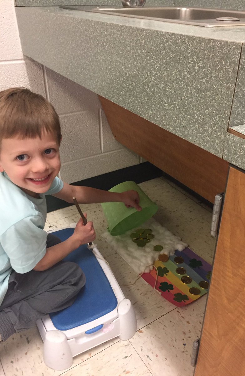 lcpsbworkman's tweet photo. Setting our leprechaun traps with hopes of trapping a tricky one or two!! Will we get lucky?? 🍀#MTVMoose https://t.co/ygg1o8Ti54