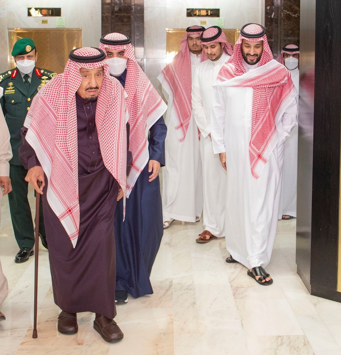 نحمد الله على سلامة والدنا وقائدنا #الملك_سلمان_بن_عبدالعزيز حفظه الله من كل سوء.