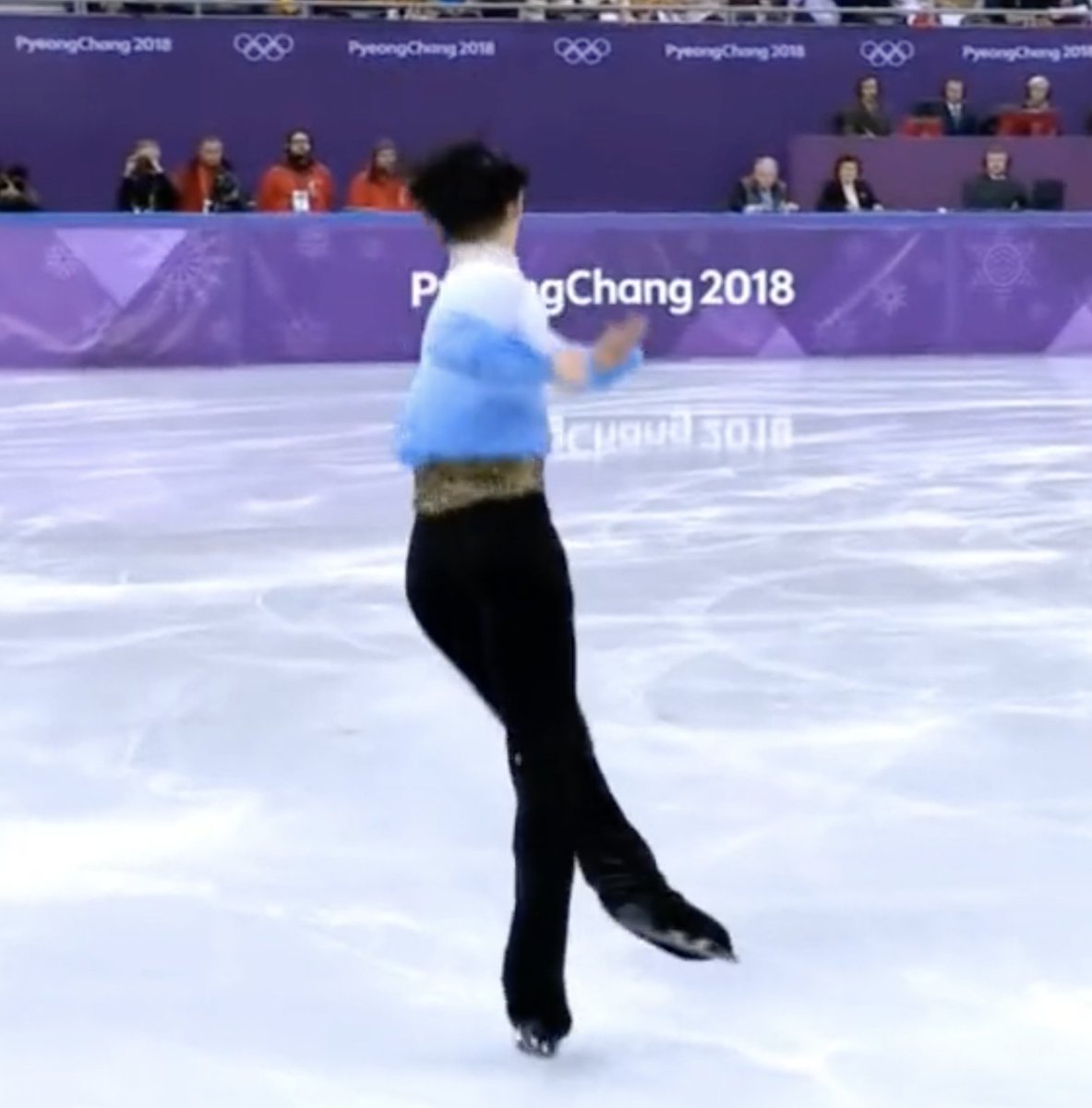 jenikooooooo's tweet photo. @Henni147 @Lie111Zard @Av0cad0onToast Looking at the Oly 4S clip, the Zth-dimensional momentum of the jump is the most salient feature but hard to tell via video. However, assuming constant camera angle, he lands in the direction he takes off, which makes it a full 3.5 rotations &amp; consistent with 1/2 PR as expected. https://t.co/a7QvsfDnMS