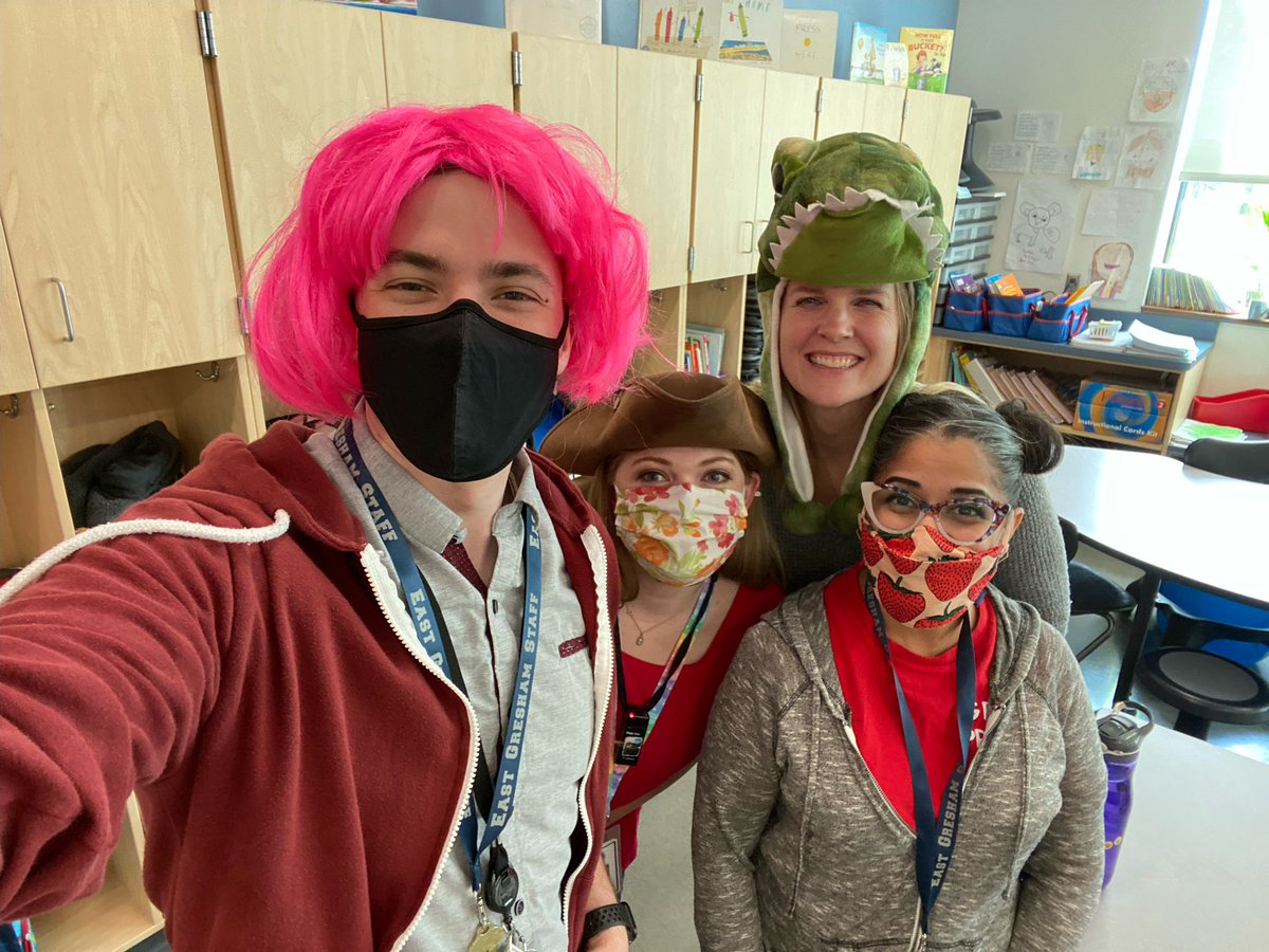 EastGreshamElem's tweet photo. A team that leads together has fun together. #FunHat & #FunHair Day ! 🤠🥳 #kindergarten #secondgrade ❤️#WhyEastGresham 💙 https://t.co/BMdcK8lA8N