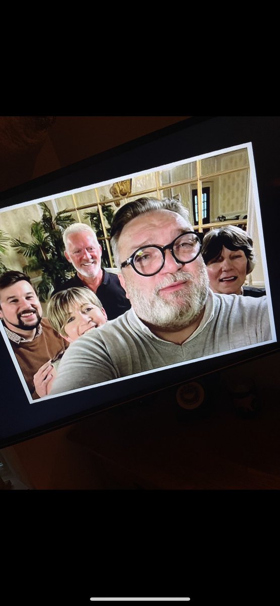 Absolutely loved that @RealRazor @Channel4 @salamandamedia you are always a pleasure to watch on TV 😍 we love you 💕💕💕  In @BespokeEyewear  looking great