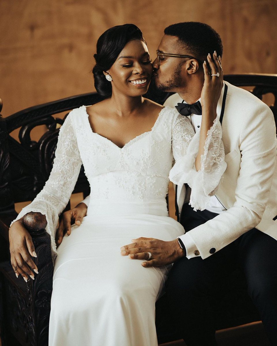 PlanningCompng's tweet photo. Louisa and Oke ❤

"You Complete Me"

#Lokey2021 
Planner @PlanningCompng 
Photography @_bedge 

#TPCWeddings https://t.co/prkzQmbUAh