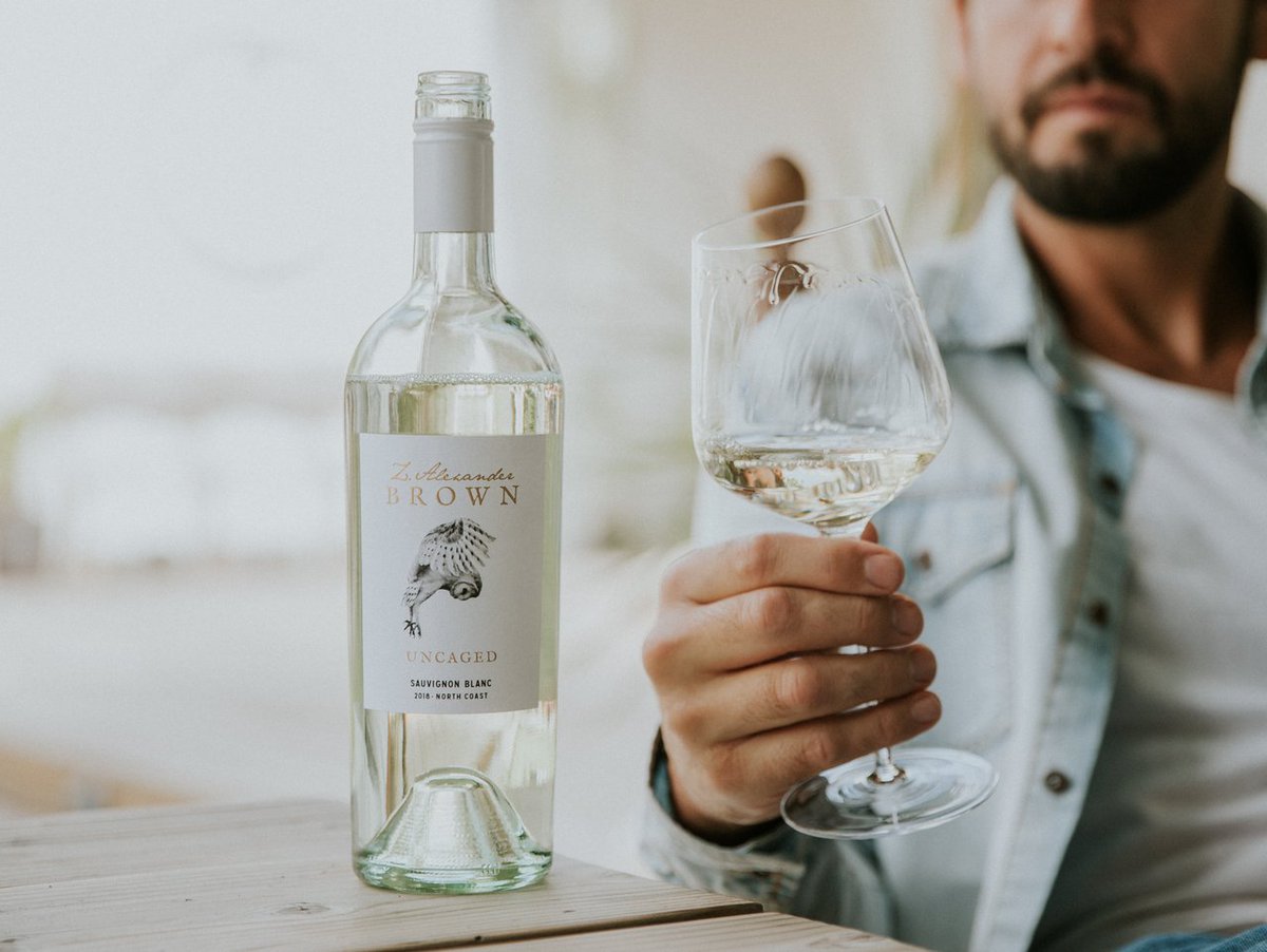 zalexanderbrown's tweet photo. Looks like Spring just started a little early. ☀️ Find a bottle of Uncaged #SauvBlanc near you:
https://t.co/d1672rYt68 https://t.co/Jvbzv5Z4Ie