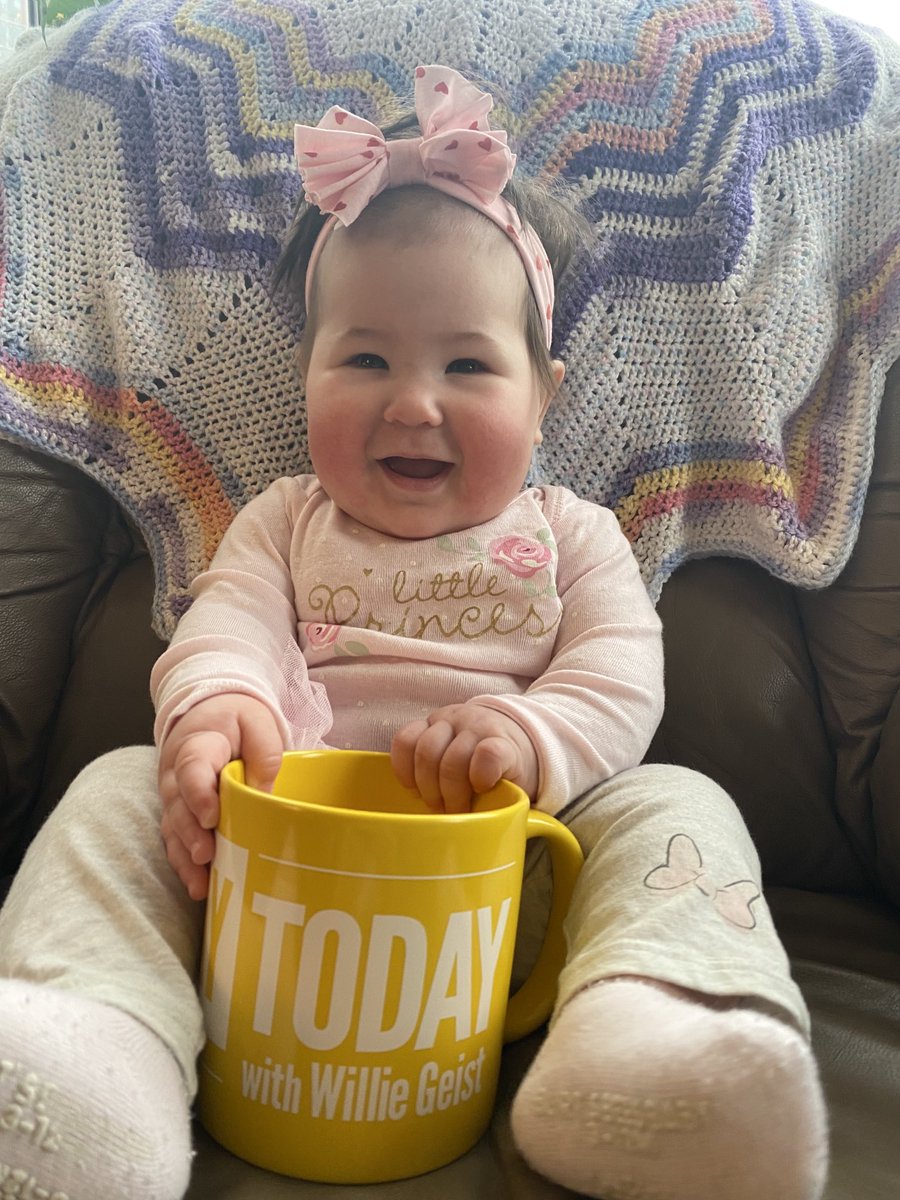 dfacupuncture's tweet photo. ⁦@WillieGeist⁩ Peyton’s 7-month mugshot! “We’re in luck, Anderson. The cup… was empty.” #sundaytoday https://t.co/sP2GFa6G3s