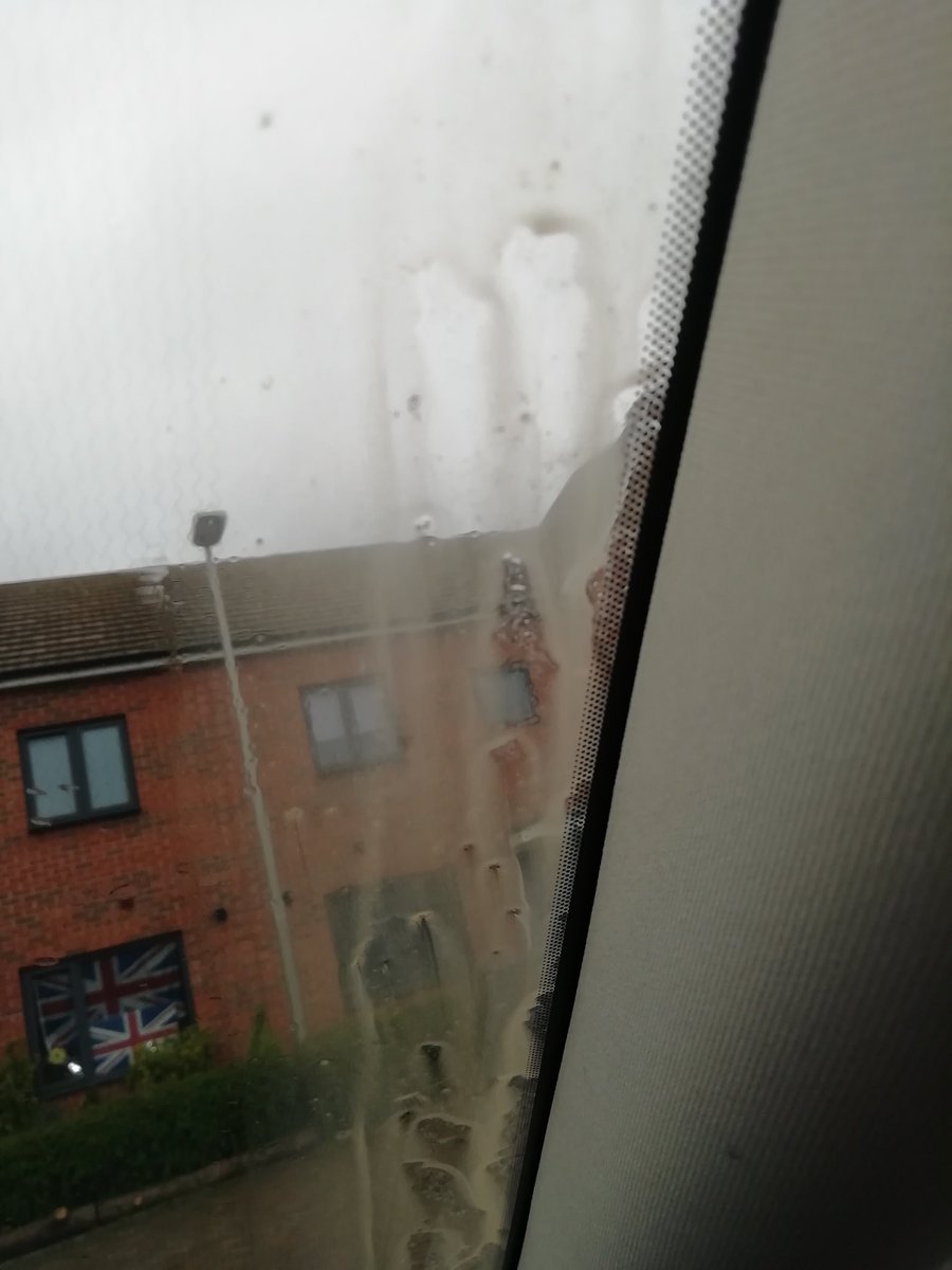 RosieDimples90's tweet photo. The rain in Essex is rank 😳 see alot of cars like this today 😲 what's the government up to now 👀 https://t.co/bwDjKeNKRK
