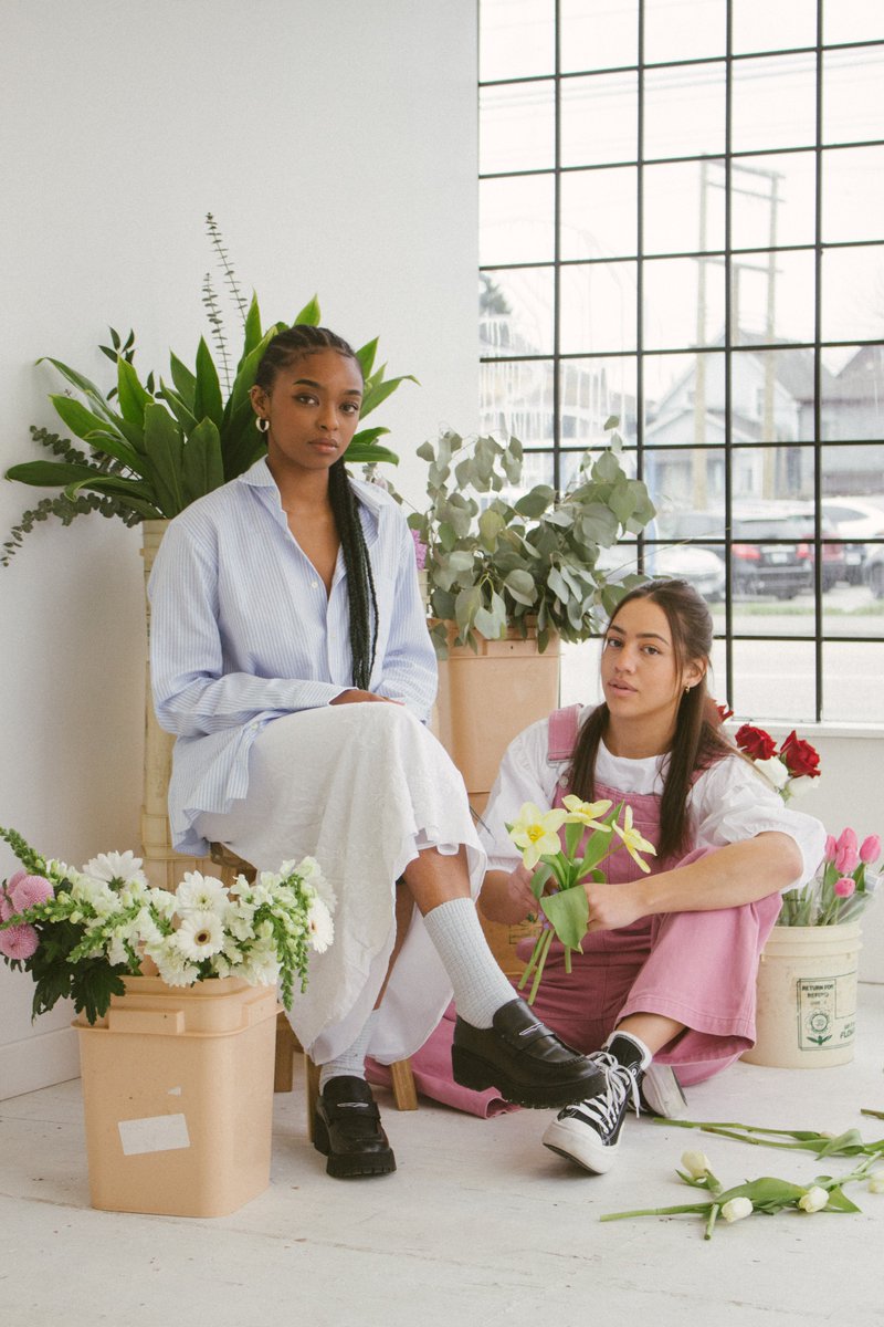 second chance thrift + vintage tweet media