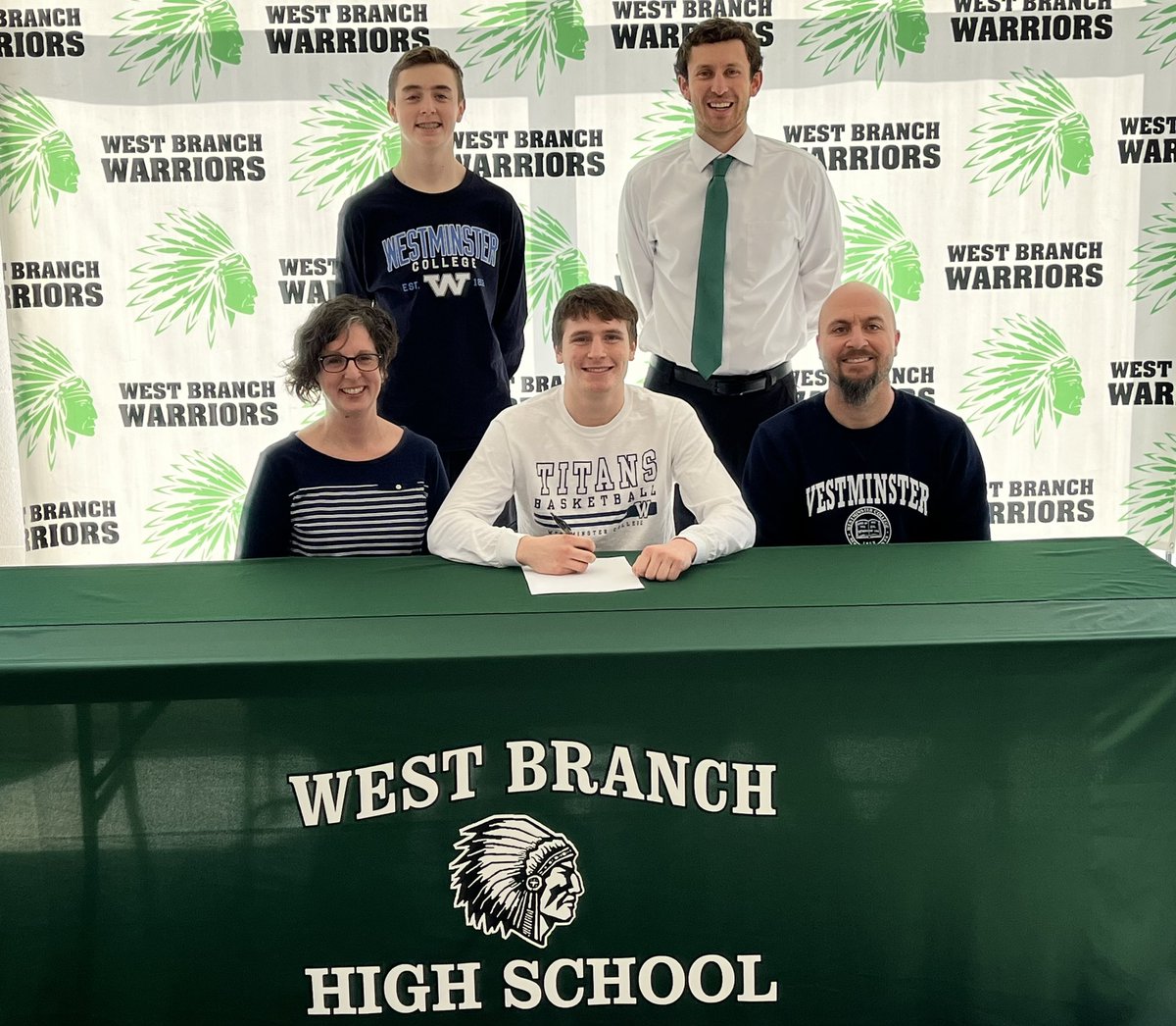 ⚔️Officially a TITAN ⚔️ <a href="/Westminster_MBB/">Westminster Men's Basketball</a> 
<a href="/WC_Titans/">Westminster Titans</a> @CoachBrown_WB @WestBranchHoops 
<a href="/SirokiKevin/">Kevin Siroki</a>