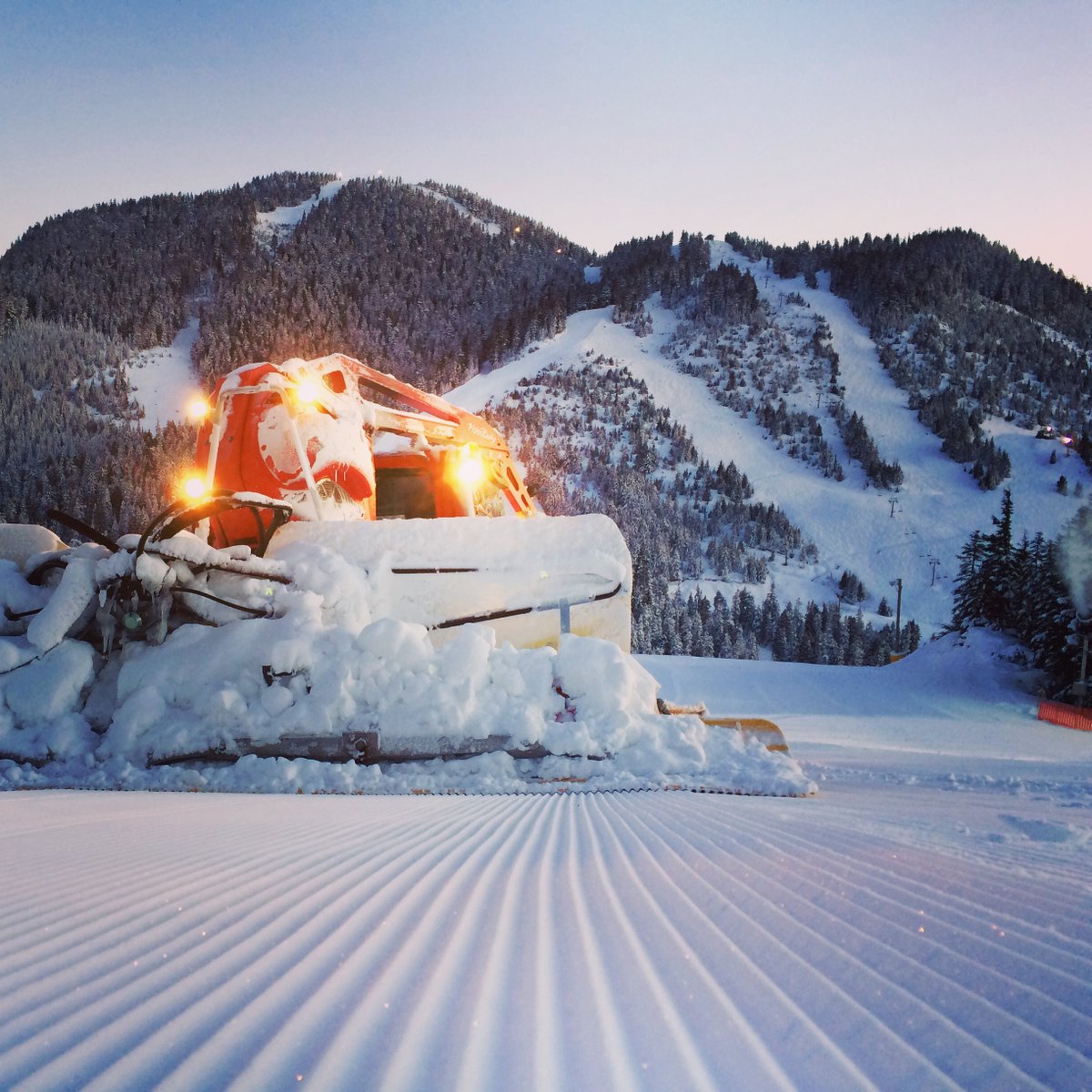 TODDCastPodcast's tweet photo. The @CypressMtn #BeachPass is back! Unlimited Skiing or riding at the #podcast local hill of choice until season end!
Downhill Pass only $199!
https://t.co/Xz68AImHKP https://t.co/MFQKCbiRxI