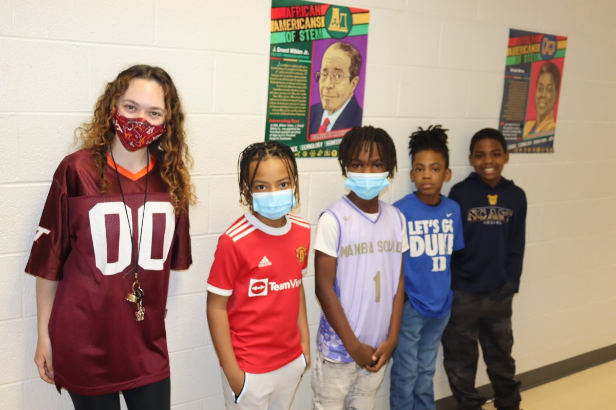Bluford_STEM's tweet photo. Today is Winning Wednesday! Our @blufordpeeler scholars wore their favorite team's apparel! #TogetherWeCanWin #BPSpiritWeek https://t.co/liE7Kd3FcO