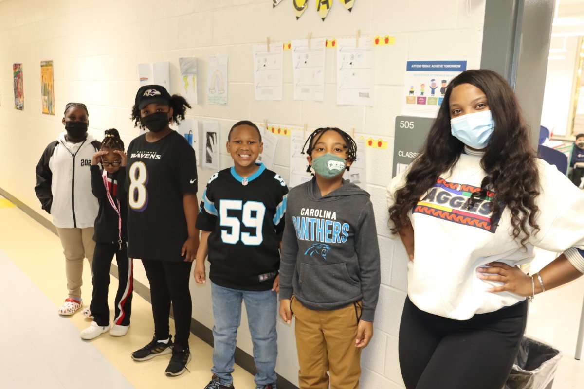Bluford_STEM's tweet photo. Today is Winning Wednesday! Our @blufordpeeler scholars wore their favorite team's apparel! #TogetherWeCanWin #BPSpiritWeek https://t.co/liE7Kd3FcO