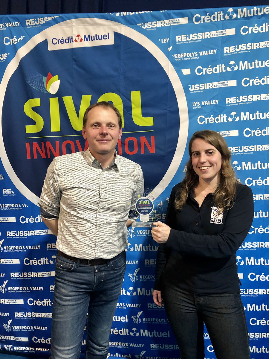 _Ctifl's tweet photo. #sival2022 M.Louargant rĂ©ceptionne le Sival dâargent pour le bloc outil intelligent pour le dĂ©sherbage prĂ©coce BIPBIP #Elatec #FermesLarrere #IMS #laBRI #BordeauxScienceAgro #TITEC https://t.co/xo5d7Yx3B0