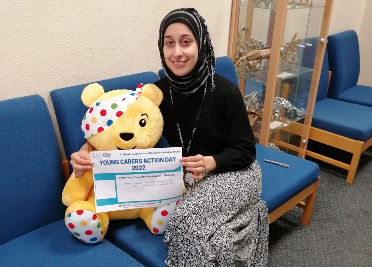 SuttonCarers's tweet photo. Julia then paid Maryam Adil, Head of Year 7 at #SuttonGrammarSchool a visit! She pledged: "To continue to implement strategies to support all #YoungCarers & raise awareness about them." #YoungCarersActionDay #TakingActiononIsolation #StoriesNotStatistics #YCAD #SuttonCarers https://t.co/HvtEL16YRf
