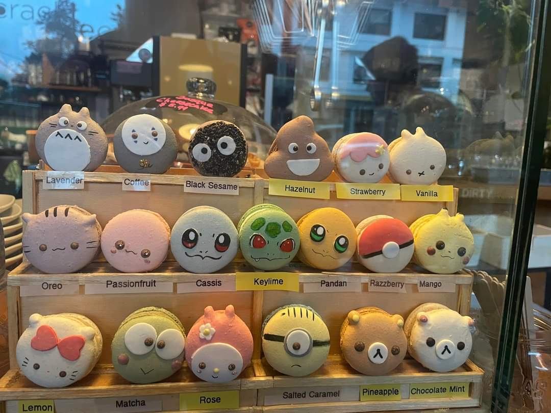 peaachyqueen's tweet photo. who's coming here with me ?!?!?!?! 

what's ur order? i'm getting lavender totoro and hazelnut 💩 they're all so cute though omg https://t.co/RdbUXOhmzQ
