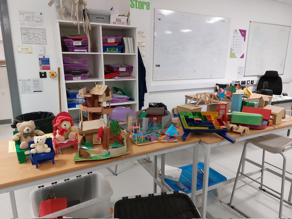 stephodonnellDT's tweet photo. A busy twilight @DT_HeathSchool D&amp;T #primaryCPD tonight! Focus on progression in structures and using tools safely. @TheHeathSchool Thanks for hosting and funding this event for primary colleagues to develop their skills. Look out for the next one! #Halton https://t.co/5IfIMxiQ9h