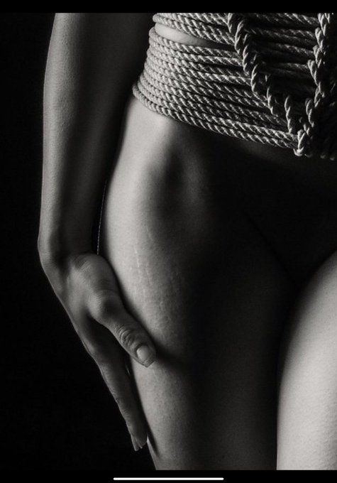Throwbacks when I had longer hair and it was blonde #shibari #rope @chinesehotwife_ https://t.co/TfZ<a href="/tag/shibari"class="tags"><span>#shibari</span></a><a href="/tag/rope"class="tags"><span>#rope</span></a>