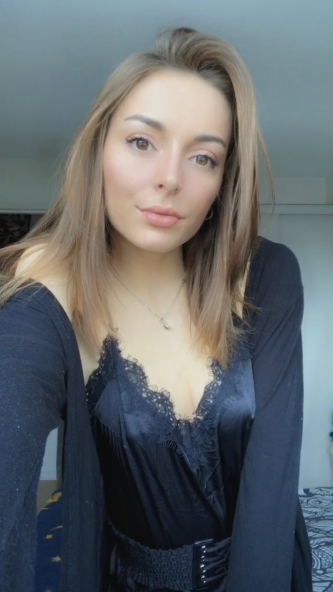 itstoreaa's tweet image. ur new gf😘