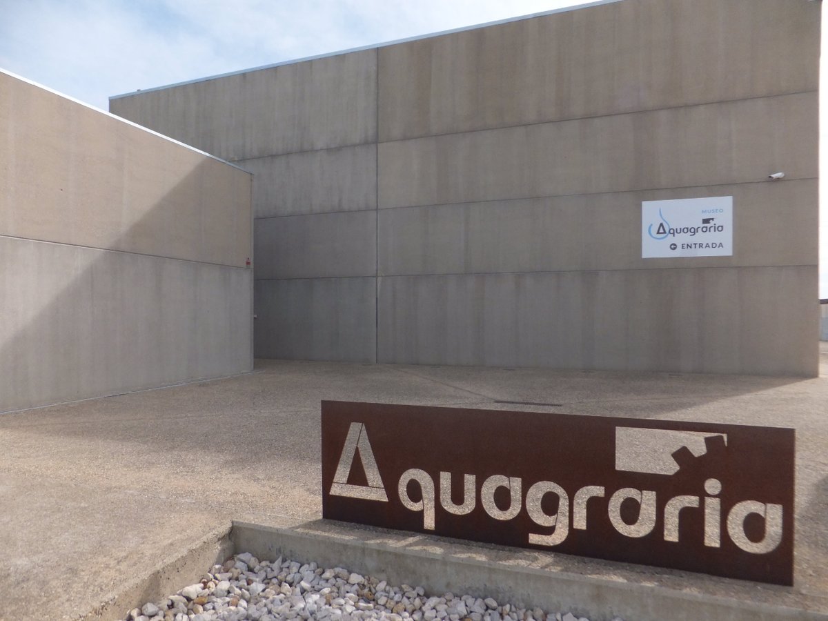 aquagraria's tweet photo. Desde este martes puedes visitar el Museo Aquagraria y la exposición Cliks en Aquagraria en el horario de temporada alta.
más info en nuestra web 👉https://t.co/HvdK9y7Npu
#infoaquagraria #horario #museo #exposicion #cliks #playmobil #ejea #aquagraria
@TurismoEjea https://t.co/OofConLDVH