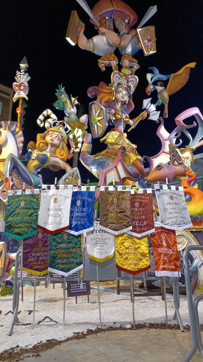 Falla_Cervantes's tweet photo. Ja tenim en la nostra Falla els premis de les #Falles2022, entre ells el de la millor Falla de Paiporta https://t.co/60SdykZJmv