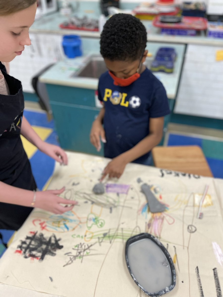 I was lucky enough to spend the day with this 4th grade leader today! As one of the top fundraisers in the gator gallop, she won the opportunity to be art teacher for the day! Great job! <a href="/CombsCatchUp/">Combs Catch Up</a> <a href="/4thCombs/">Combs 4th Grade</a>