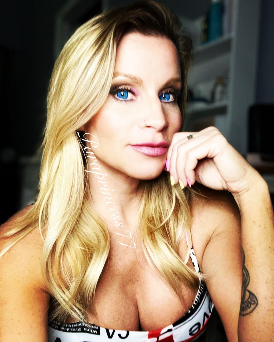 KristiKreamMILF's tweet photo. Want to guess what naughty things I’ve been thinking? https://t.co/5KNoWJ14fI