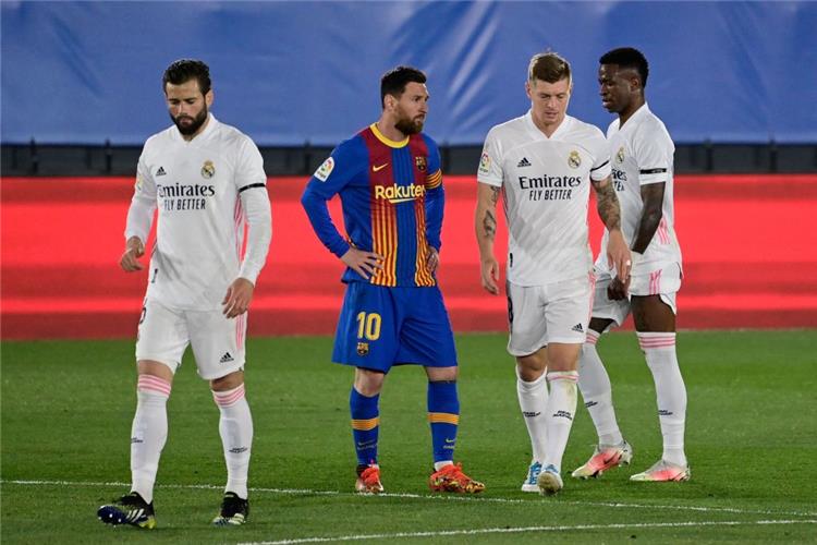 KORASKY1's tweet photo. 🎙️ كروس : "الكلاسيكو سيحدد الأمر قليلاً بالطريقة التي لدينا في ذلك اليوم ، لأنه لا يمكنك القول أن أحد الفريقين لديه جودة أقل من الآخر. إنهما فريقان جيدان للغاية ويعتمد ذلك دائمًا على مجريات المباراة". https://t.co/MAWM8K00vi