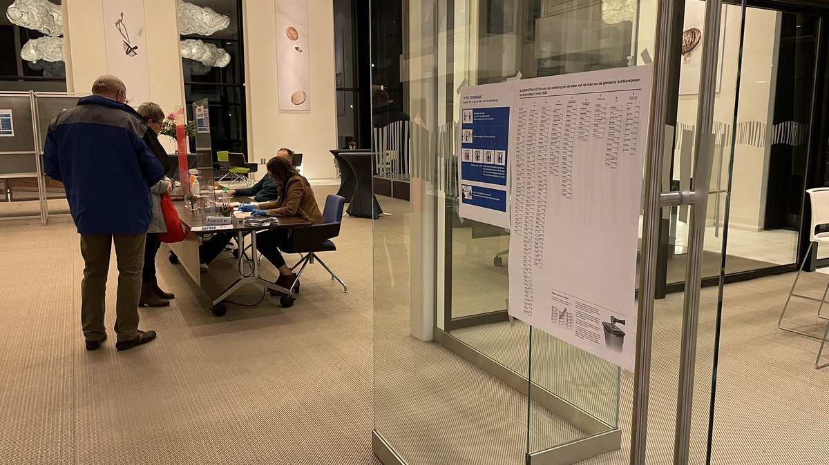 Noch in lyts healoerke kinne minsken yn de riedsseal fan Bûtenpost telâne om te stimmen. Dat wurdt op dit stuit noch troch inkelde ynwenners dien. #FryslanKiest