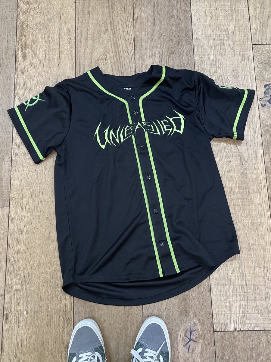 KayzoMusic's tweet photo. Alrighty I’m signing and giving away this unleashed jersey to one person on Friday. All you gotta do is pre save my new song moonlight and RT this tweet.

Pre save : https://t.co/GVLCwGbsU2

Love uuuu https://t.co/3EF0qnpgfF