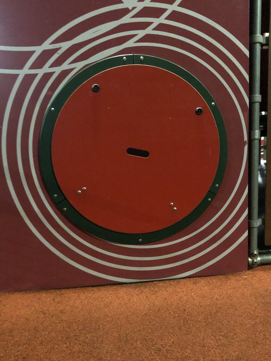 rubyriichardson's tweet photo. this thing looks like a really shocked face https://t.co/J6YtfihUyz