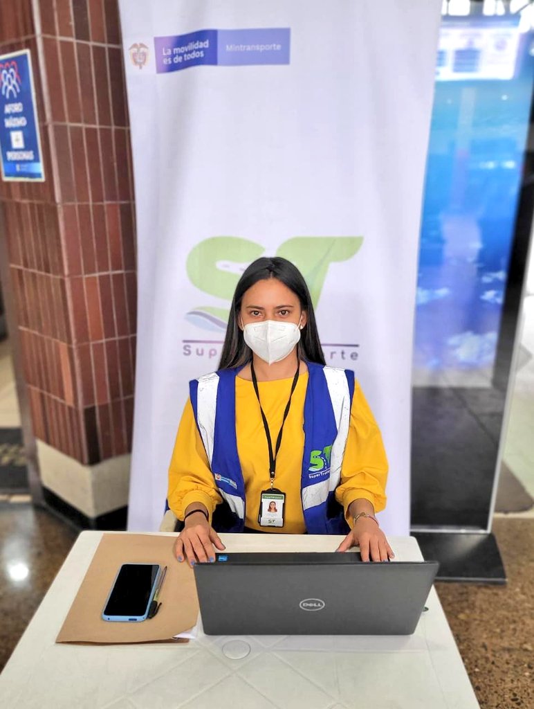 Supertransporte's tweet photo. La #Supertransporte continúa celebrando la Semana de Protección al Usuario, por eso, la Dirección de Prevención, Promoción a Usuarios del Transporte está en la @terminalBogota, a través de una jornada de sensibilización y orientación a los usuarios #EsConHechos y #EnEquipo. https://t.co/GqlkE99YeC