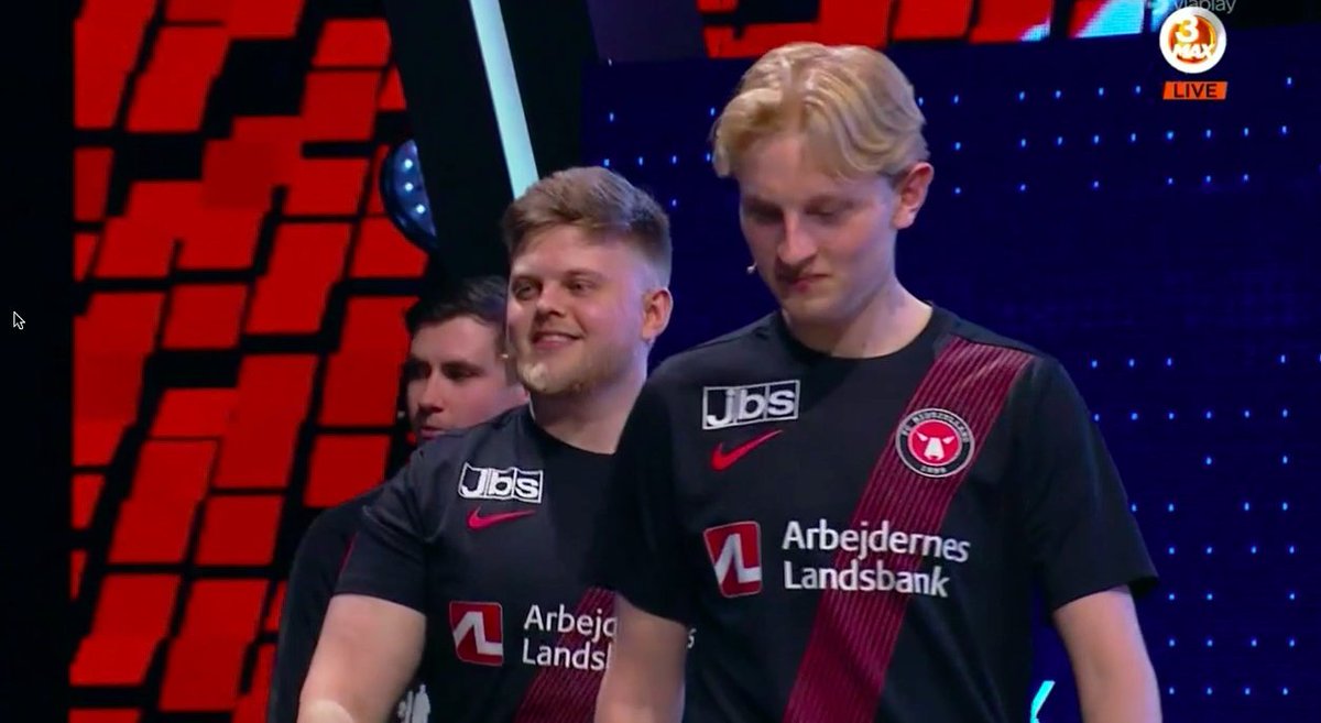 Stopper karrieren som FIFA-spiller 🤝
Blandede følelser jeg sidder med, et par større ord på beslutningen nedenunder.
Massivt tak til alle i og omkring ligaen, en tid jeg aldrig vil glemme ❤️
twitlonger.com/show/n_1ss00e4…