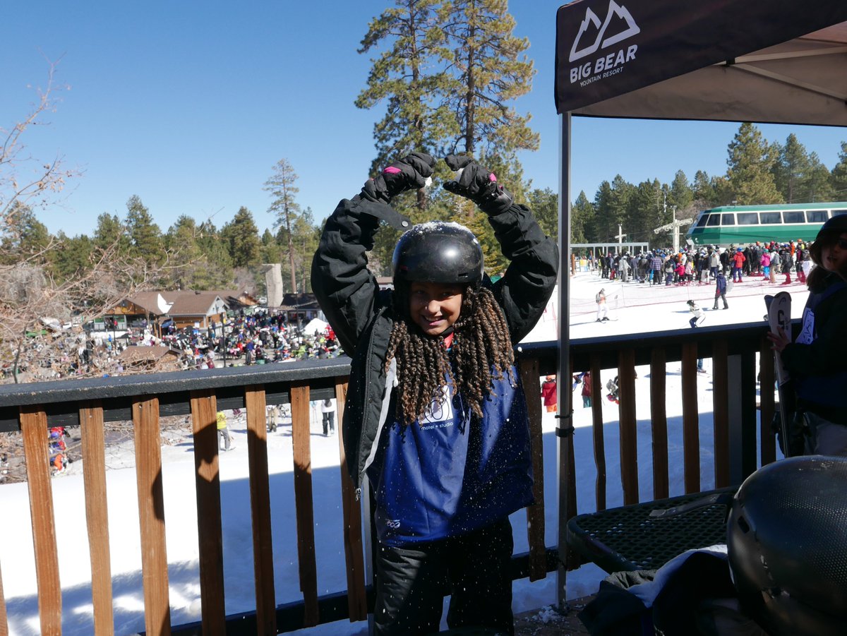 BeGreatIE's tweet photo. Our members are having such a great time learning to snowboard. It's even some of their first times seeing snow! @ShareWinter
#sharewinter #bgcie #theboysandgirlsclubs https://t.co/AP0suzBjVC