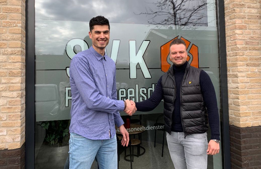 HeroesDenBosch's tweet photo. 🏀🤝 | 𝐍𝐞𝐰 𝐁𝐮𝐬𝐢𝐧𝐞𝐬𝐬 𝐖𝐞𝐝𝐧𝐞𝐬𝐝𝐚𝐲! Heroes verwelkomt SVK Personeelsdiensten in de Baseline Club.
Meer informatie 👉 https://t.co/lCfdsRnBqt
#NBW #baselineclub #personeelsdiensten #werving #arbeidsbemiddeling https://t.co/Hx1qdblmJL