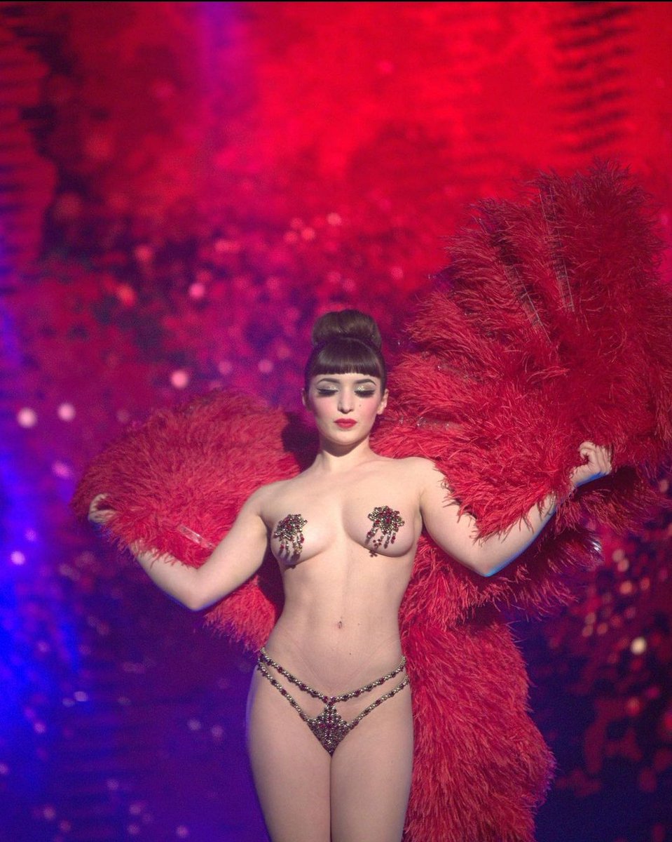 BazoomBurlesque tweet media