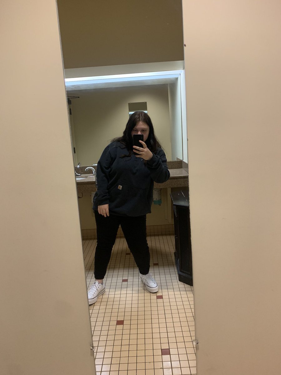 alvezrot's tweet photo. im in louisville &amp; look at my new shoes =D (dm my crappy jacket :,) ) https://t.co/t1Ac00nSzM