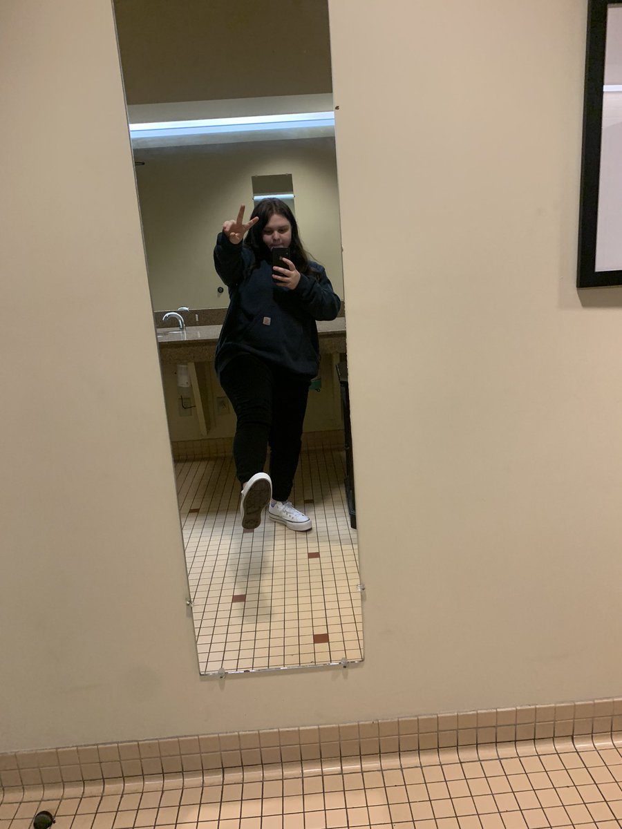 alvezrot's tweet photo. im in louisville &amp; look at my new shoes =D (dm my crappy jacket :,) ) https://t.co/t1Ac00nSzM