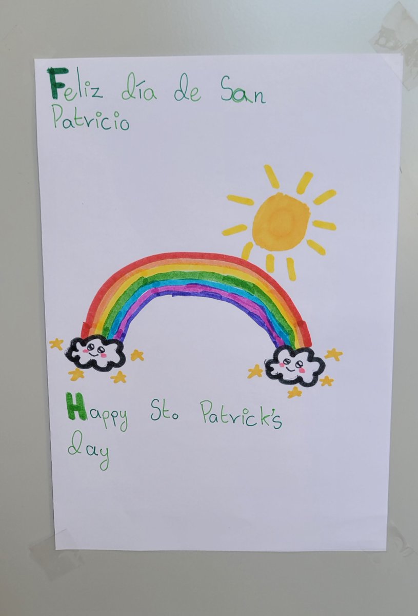 PNTspanish's tweet photo. Feliz día de San Patricio. Happy St Patrick's day from the departamento de español ☘️ 🇪🇸 @Trionoide https://t.co/19zFuuilzn