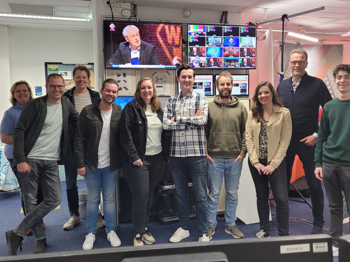 Henkruijl's tweet photo. Deel van de topcrew vanavond bij @omroepwest met o.a. @JeraMediaNL @vandijkch @MatthijsSneppie @NickBlakenburg @NadineRowaan @TomvndrH @TTtoet @LindavDijk @JeroenLatijn @engelsman7 #GR22 #gemeenteraadsverkiezingen2022 #gemeenteraadsverkiezingen https://t.co/phZEYgm5T3