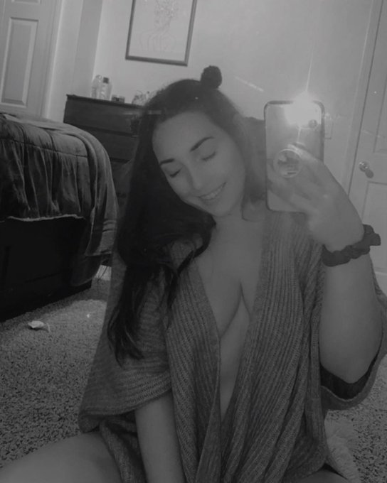 Any gamers out there that can teach me how to play forkknife?🥺👉🏻👈🏻 https://t.co/OqgXUWGXzZ<a href="/tag/sxsw"class="tags"><span>#sxsw</span></a>