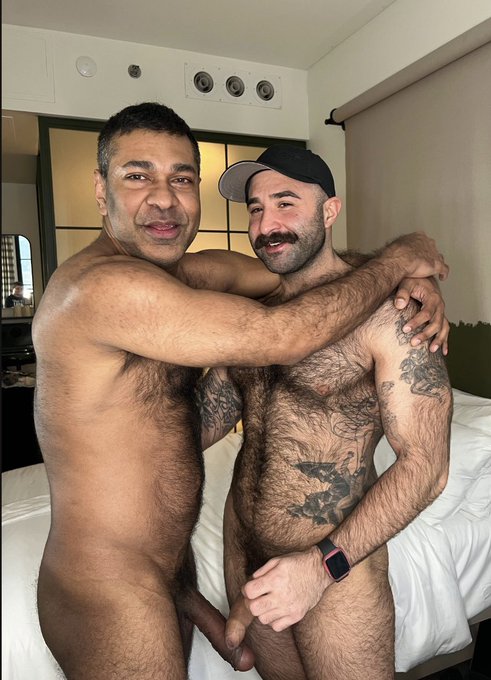 1 pic. This man broke my butthole ❤️ @MagicMikeHung1 https://t.co/Rdj6y9HsAq