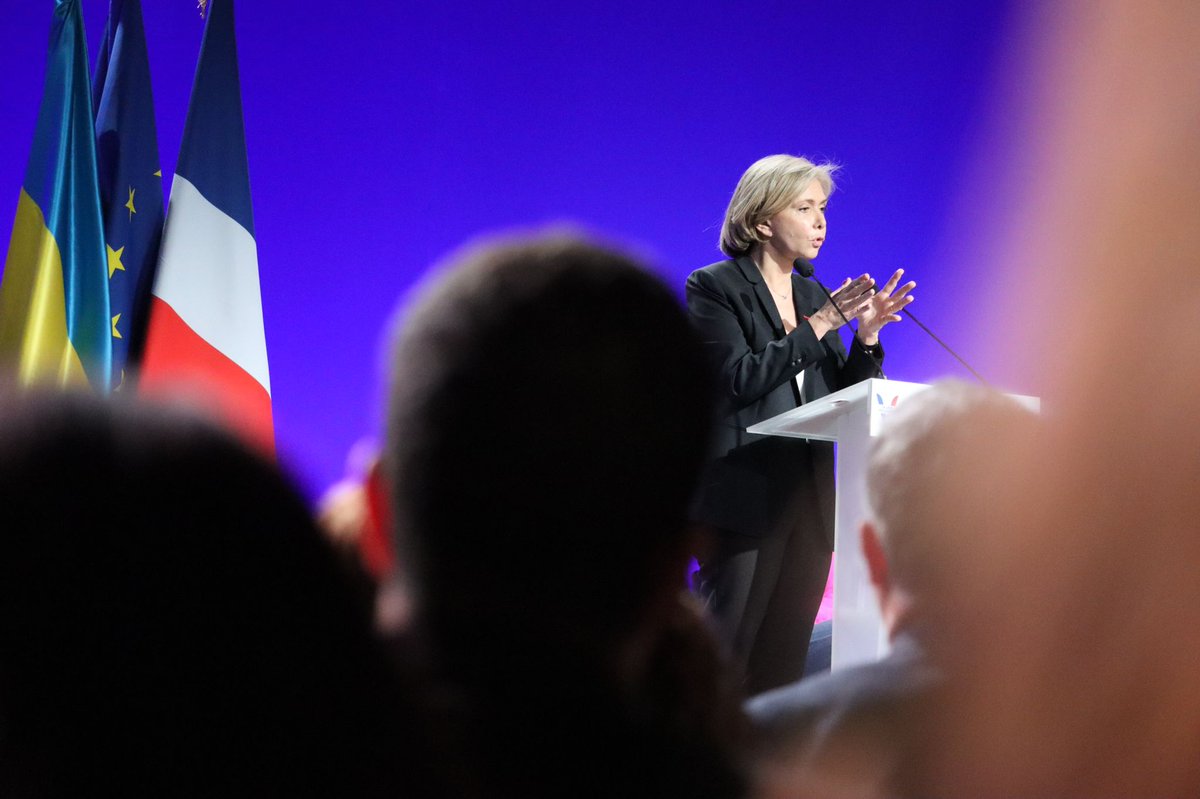 lesRepublicains's tweet photo. .@vpecresse: « Quand la nation se fissure, la France est en danger. Mon projet est de reconstruire notre nation. » #PécresseMeaux

🇫🇷 Les 10 et 24 avril, je vote #Pecresse2022 ! https://t.co/r75vgE2bQ0