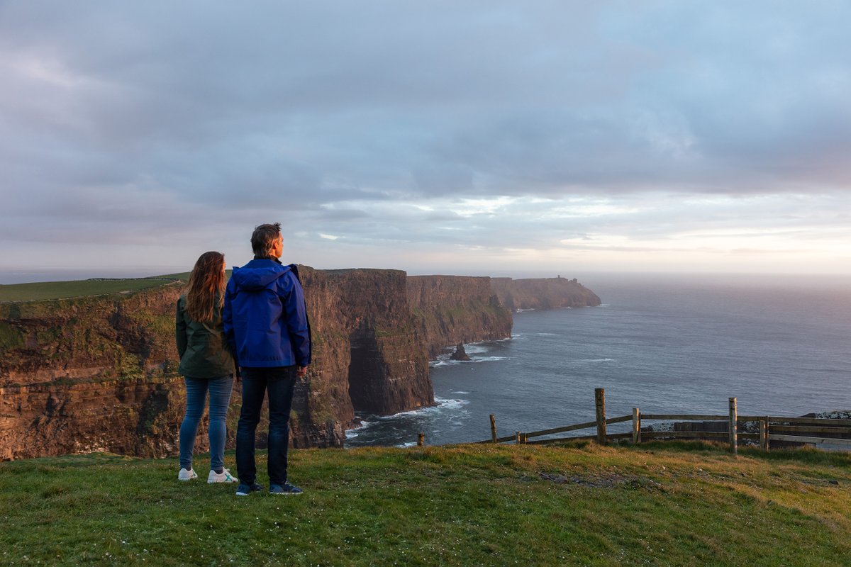 TheBostonIrish's tweet image. From @GoToIrelandUS: "There is only one place to be on #StPatricksDay + that is #Ireland. The stunning emerald isle has removed all Covid restrictions + is fully open + ready to welcome vacationers for the experience of a lifetime."  #PressTheGreenButton 
irishmassachusetts.blogspot.com/2022/03/irelan…