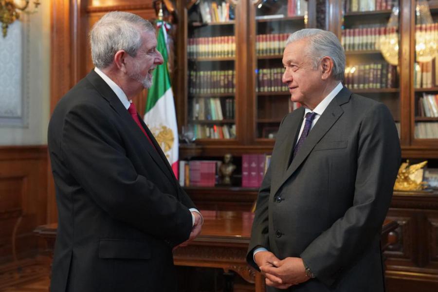Presenta Embajador de #Cuba 🇨🇺 Cartas Credenciales ante el Presidente mexicano 🇲🇽 @lopezobrador_. 👉 minrex.gob.cu/es/presenta-em…
