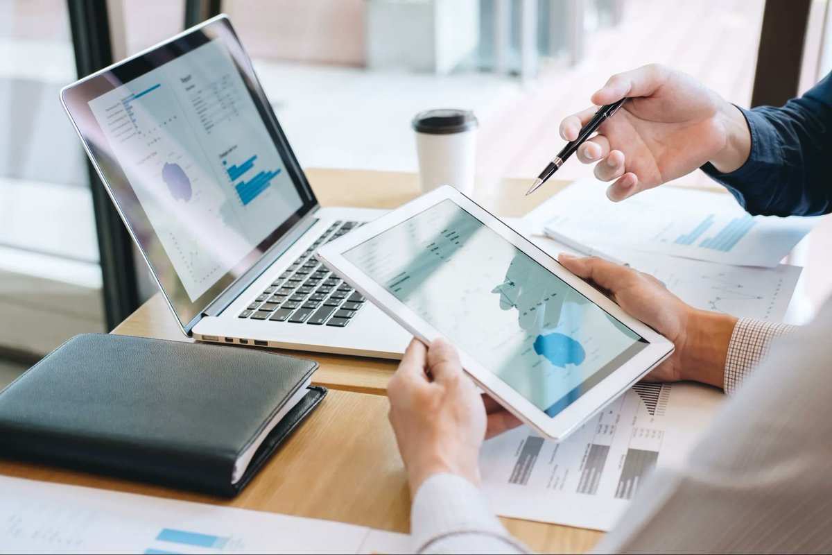 BevThorne's tweet photo. The past two years have dramatically changed the marketing and PR landscape. So how can the two work better together in 2022? Here are 9 #PR and #digitalmarketing trends to pay attention to: https://t.co/0zLXdMeuyJ via @Entrepreneur https://t.co/ragHvmvw9L