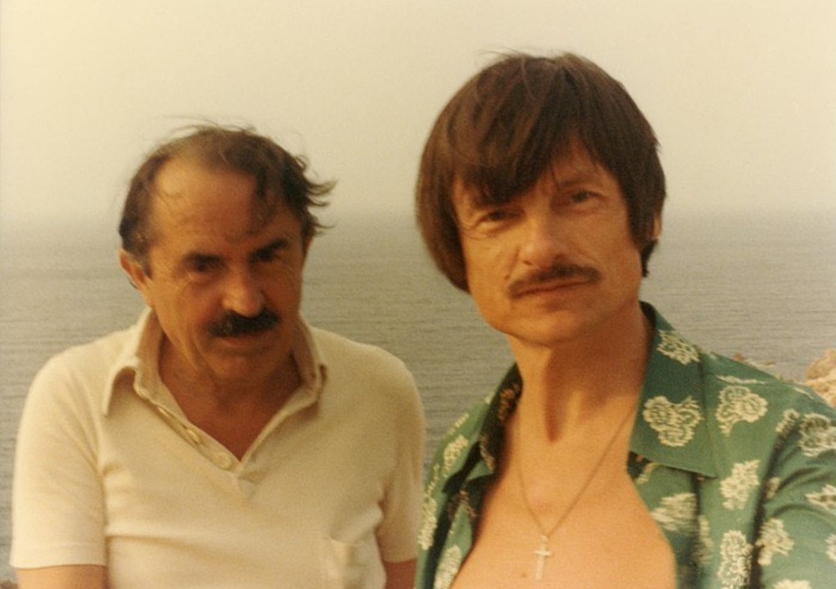 CriterionDaily's tweet photo. Poet and screenwriter Tonino Guerra (#BOTD) with Andrei Tarkovsky. https://t.co/bMmxW99gME