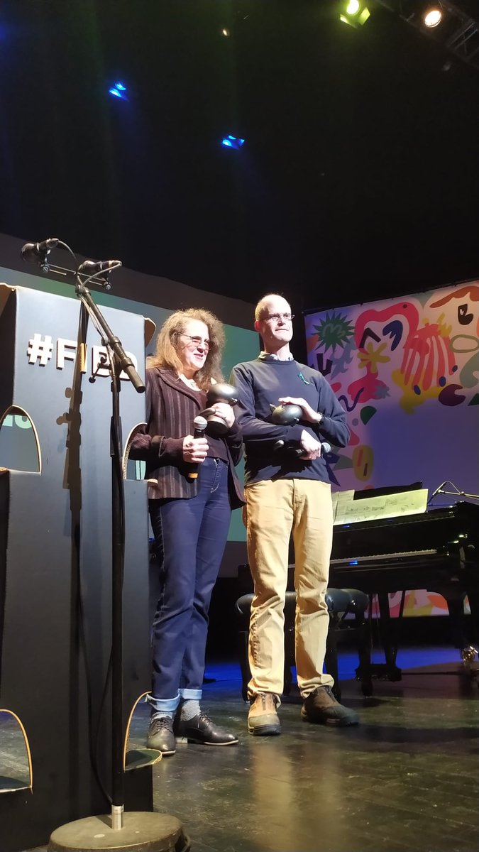bdangouleme's tweet photo. (Grand Prix) “J’ai beaucoup de mal à y croire. Merci beaucoup. ça a commencé dans un petit fanzine dans les années 80 et je me retrouve à recevoir le plus grand prix de l’industrie de la bande dessinée.” déclare émue Julie Doucet
#FIBD #FIBD2022 #angoulême @lassociation https://t.co/xnCkJ61uay