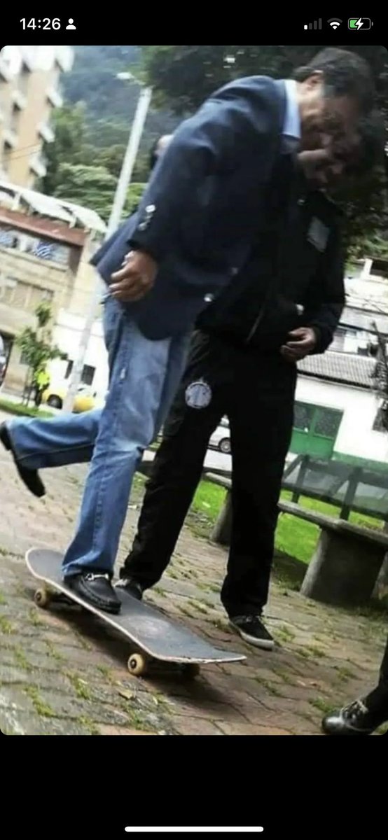 _Teerry's tweet image. Un fav por Petro skater…