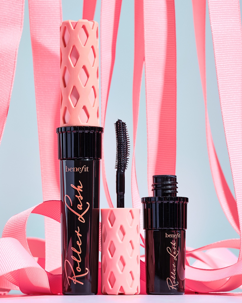 BenefitBeauty's tweet photo. Super-curl & lift your lashes with #rollerlash mascara π
Score a full-size plus a FREE mini with our Curls Trip mascara set. Available at @macys & a #benefitboutique near you!
https://t.co/6SrA9RiHlB https://t.co/AtUS5pBpYs