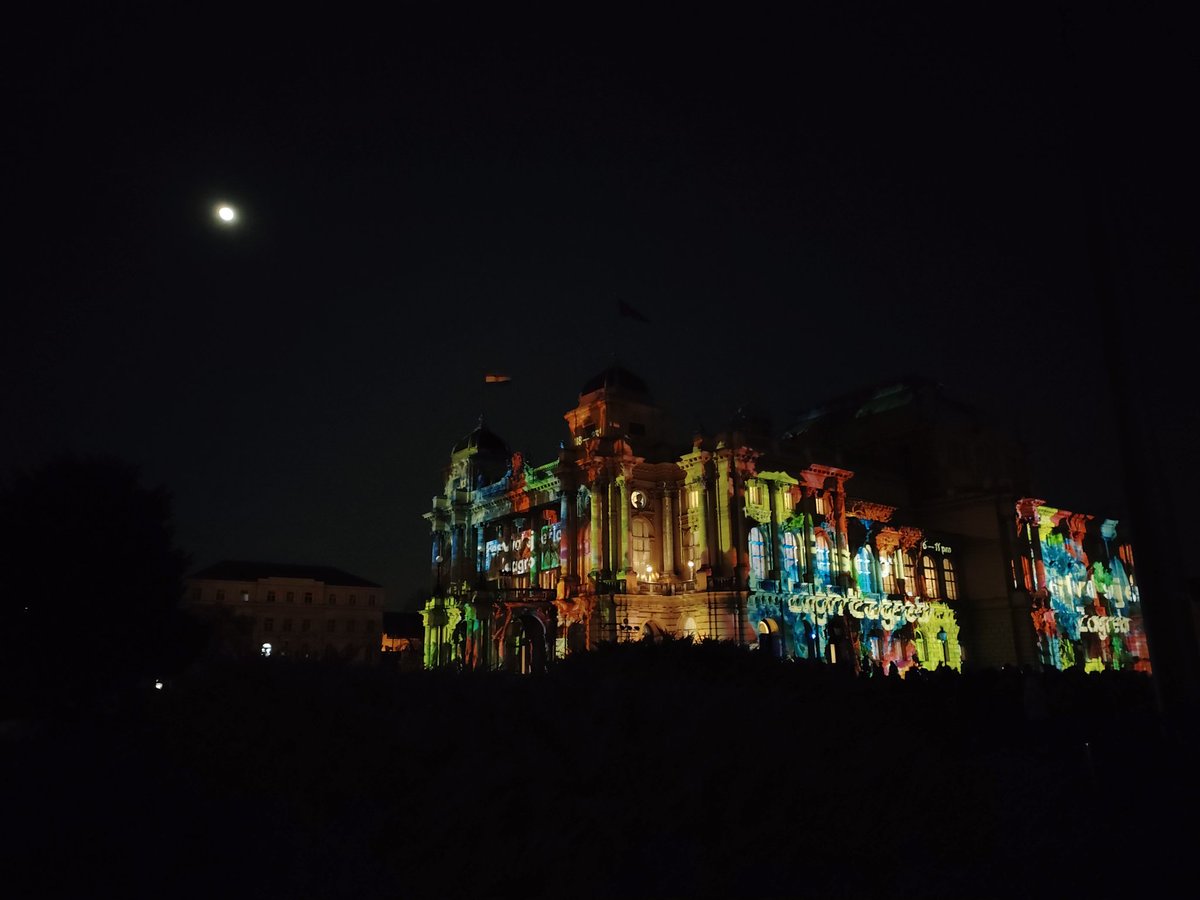 #festivaloflightszagreb
Un peu de lumières