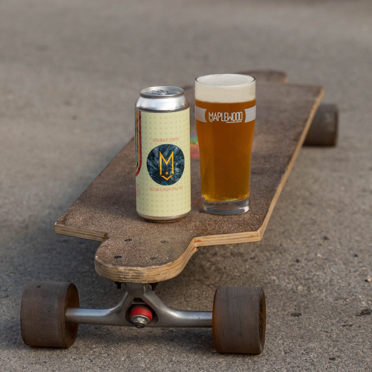 maplewoodbeer's tweet photo. 🌊 SIDEWALK SURFER 🌊

Our 8% West Coast style IPA with massive citrus and orange zest notes from the blend of Mosaic and hand selected Strata hops is back for another ride.

Sidewalk Surfer, available at the Lounge, 3/16 with limited distro in ALL markets starting this week! https://t.co/5Q6QoX5hIz